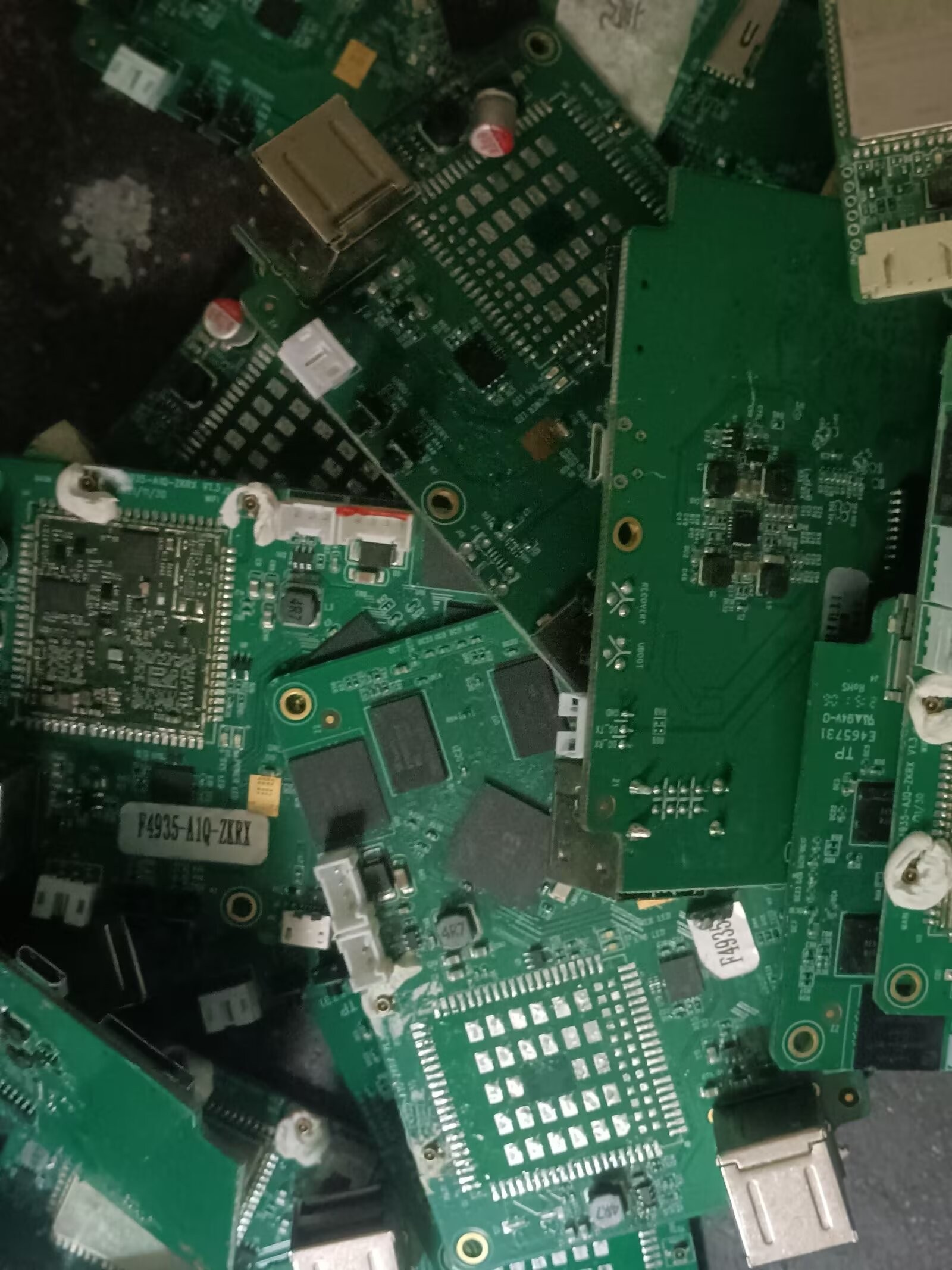 求购回收报废芯片