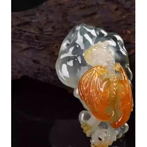 冰红翡翠原石创作过程,这位玉雕师有一颗大自然的心!