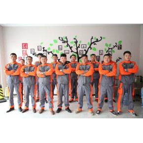 万城全能小哥以守护一座城,为万家灯火保驾护航为使命,踏上征途。